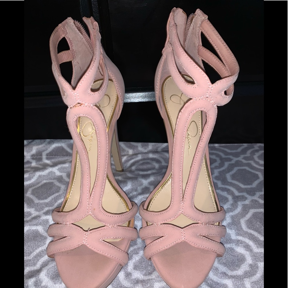 Jessica Simpson pumps